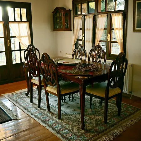 Archontariki בית הארחה Polýgyros