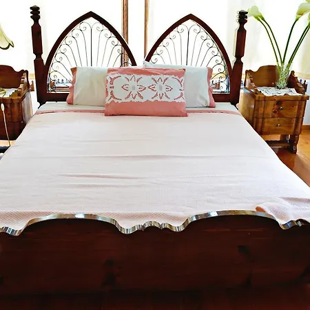 Archontariki בית הארחה 4*