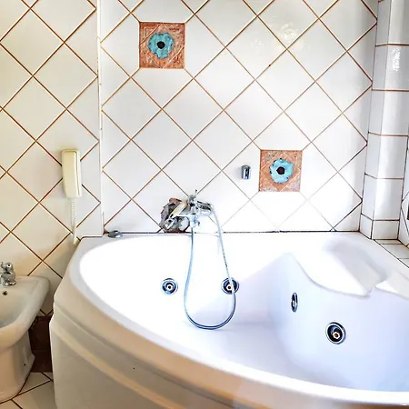 Archontariki Pensión Polýgyros